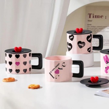 CHOPE - MUG EN VERRE AVEC COUVERCLE EN SILICONE A MOTIF LOVE -450ML- ≡ MINIMALL